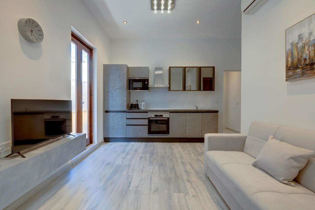 Modern Apartment In The Best Area Of Sliema Luaran gambar