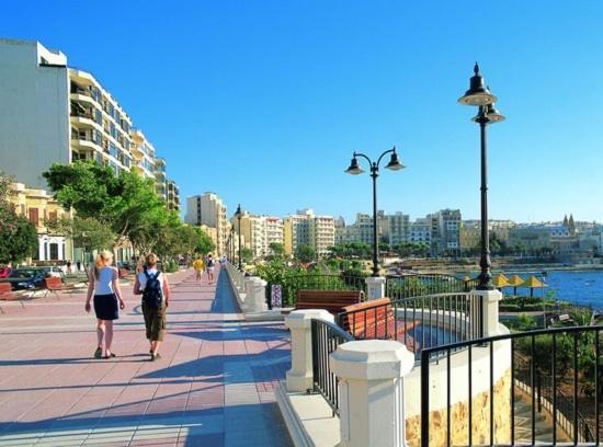 Modern Apartment In The Best Area Of Sliema Luaran gambar