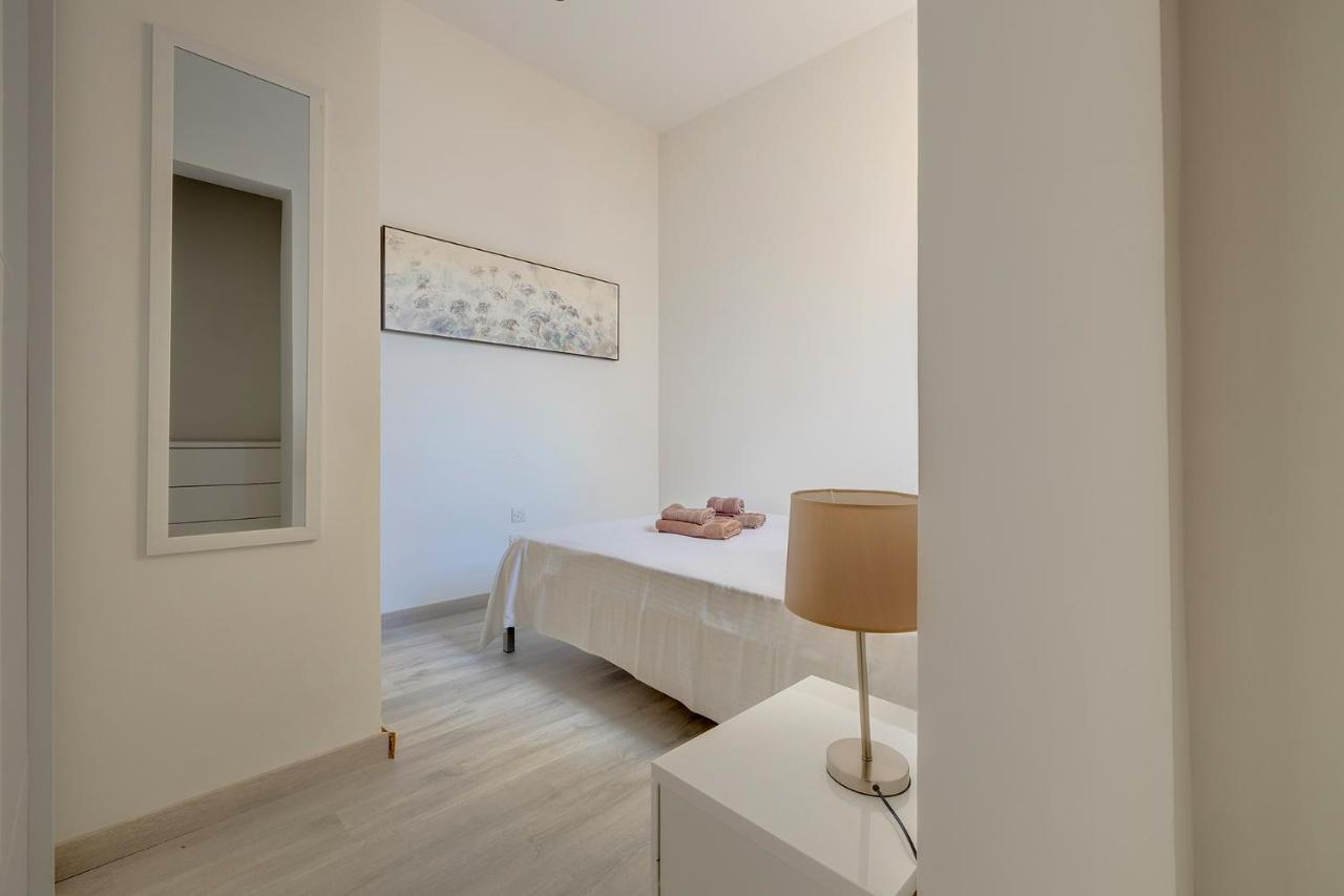 Modern Apartment In The Best Area Of Sliema Luaran gambar