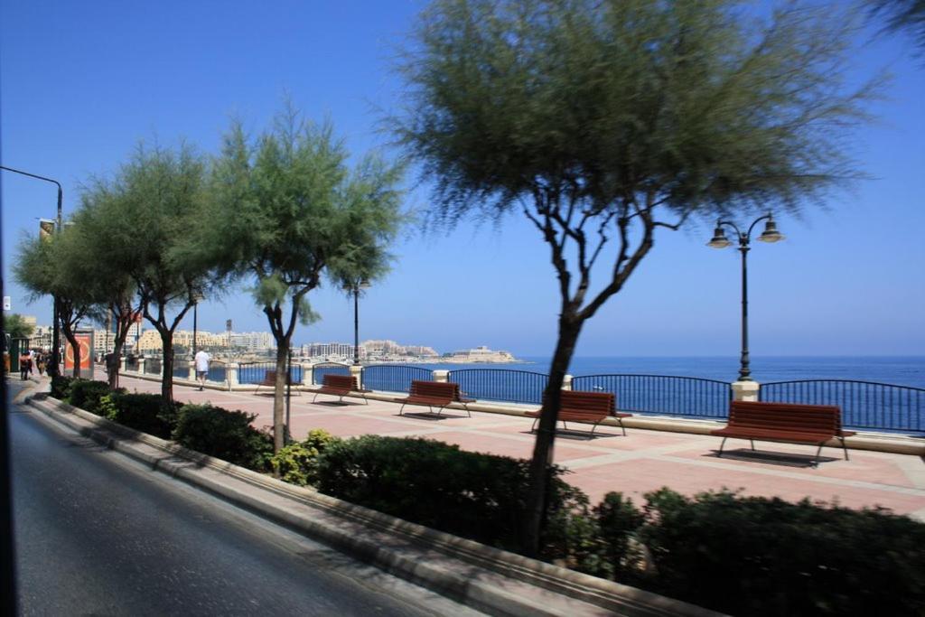 Modern Apartment In The Best Area Of Sliema Luaran gambar